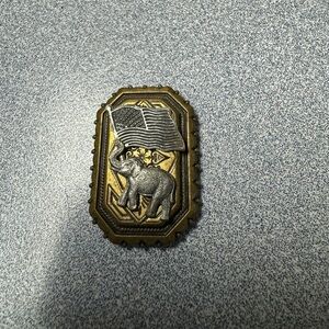 Republican elephant pin (vintage)